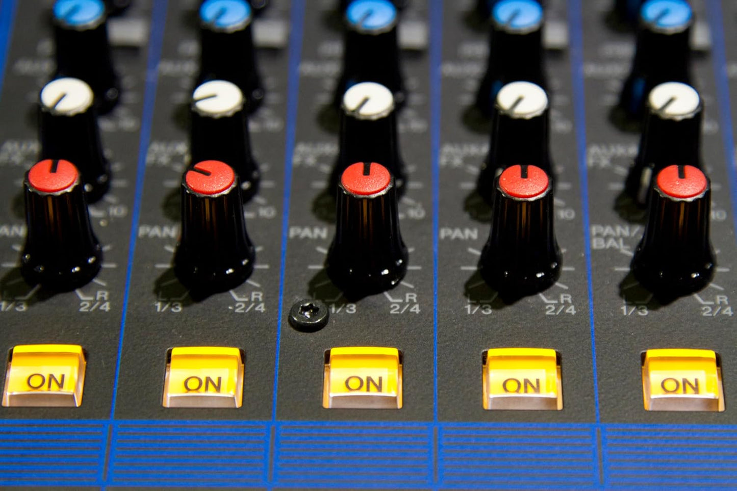 Yamaha MG12XU 12-Input 4-Bus Mixer with Effects